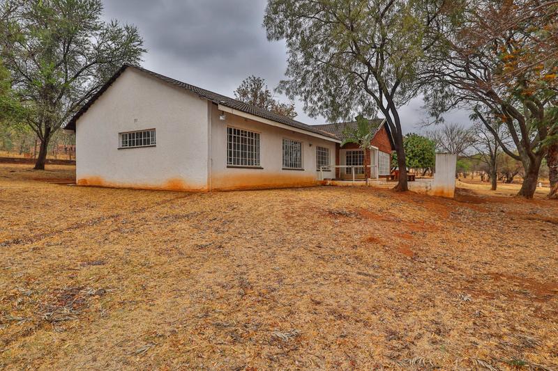 5 Bedroom Property for Sale in Broederstroom North West